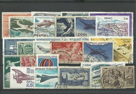 Lot de 25 timbres " Poste Aerienne "
