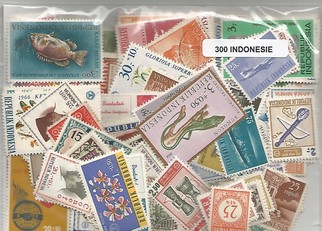 Lot de 300 timbres d'Indonesie